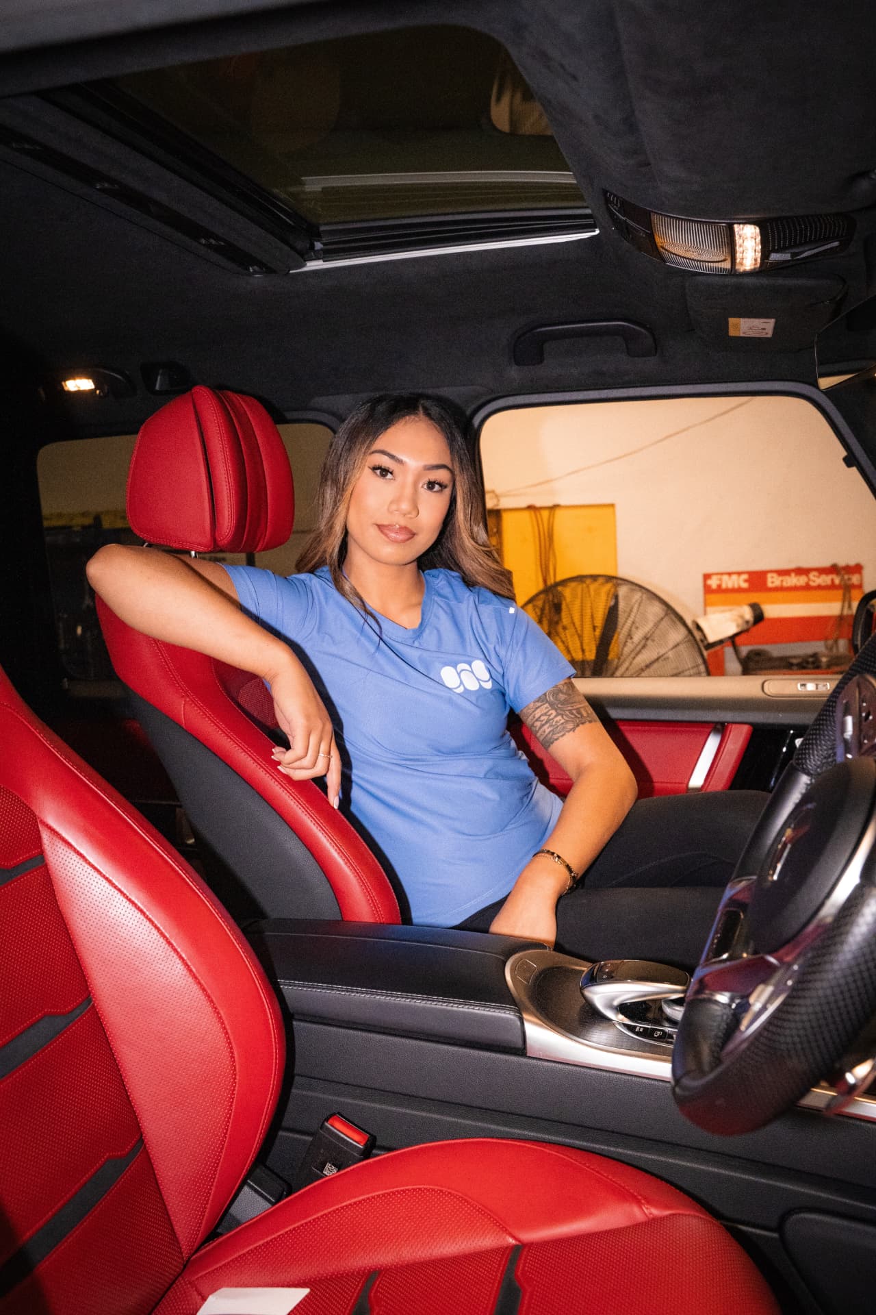 Flowstate tee, interior campaign portrait